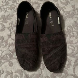 Toms shoes, women’s size 10, black.